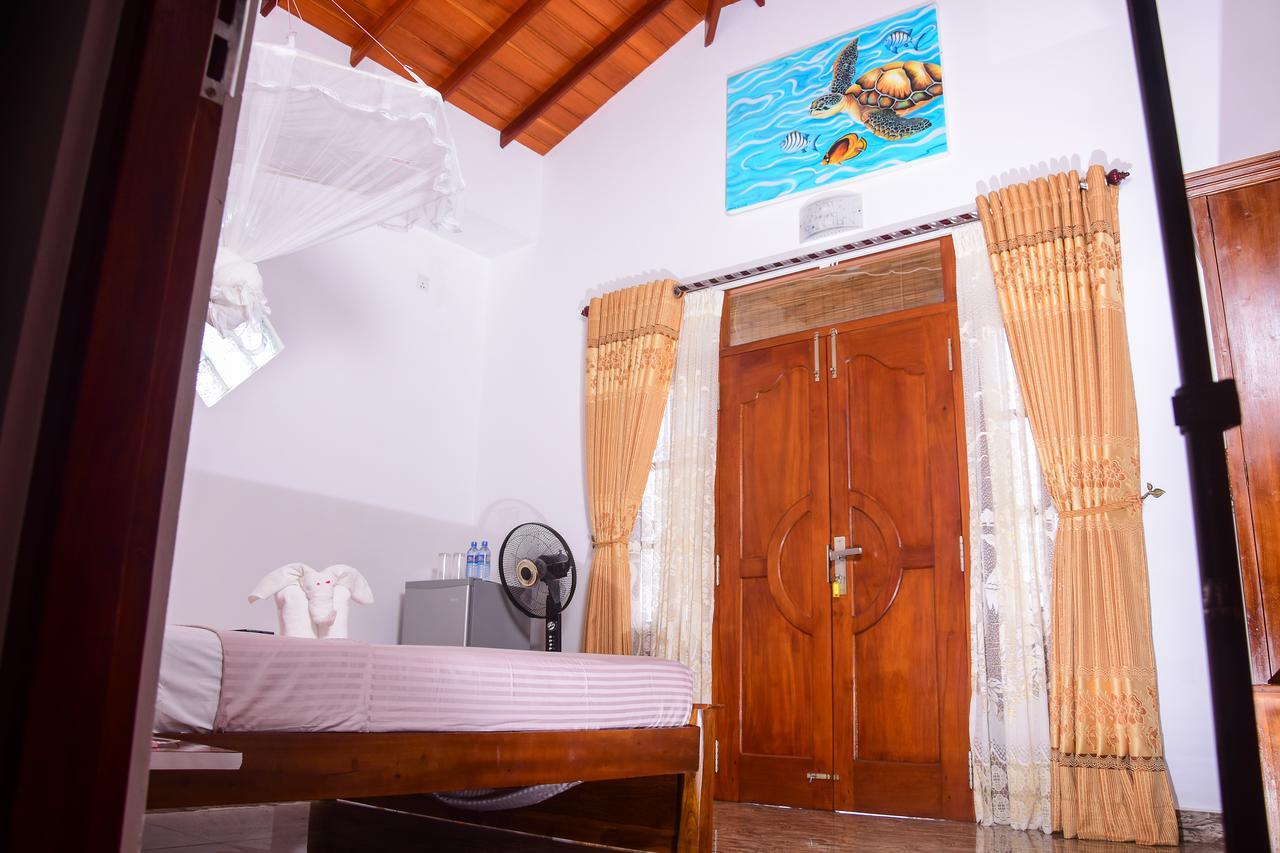 Channa Villa&Tours Bentota Exteriör bild